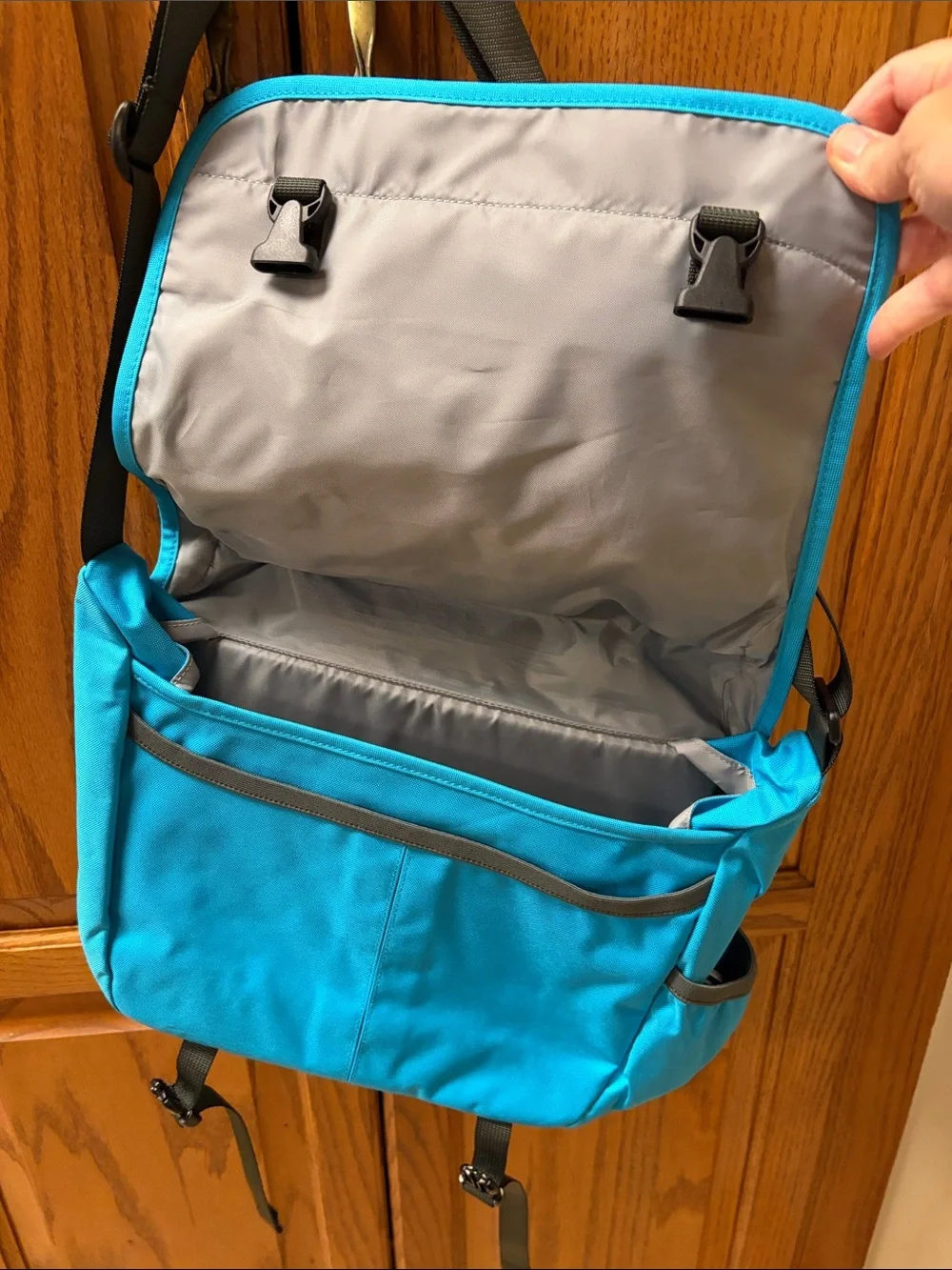 Patagonia Bright Turquoise Messenger Bag with Reflective Strip